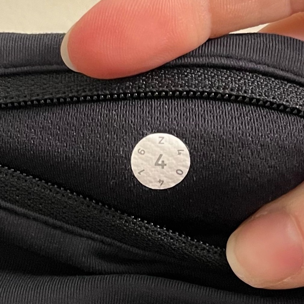 Lululemon Speed Up Shorts Size 4 - Picture 6 of 8